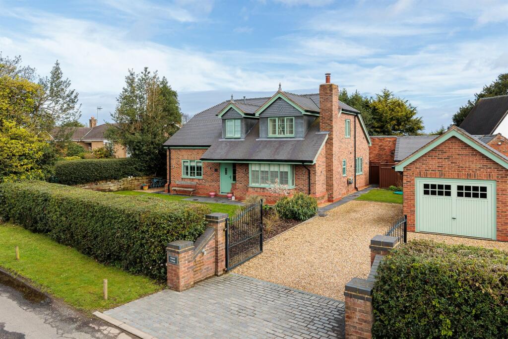 4 bedroom detached house for sale in Pinfold Lane, Little Budworth, Tarporley, CW6