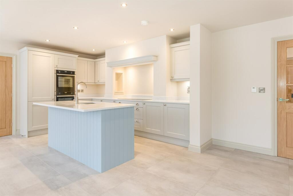 Additional property image - Nantwich Road, Calveley