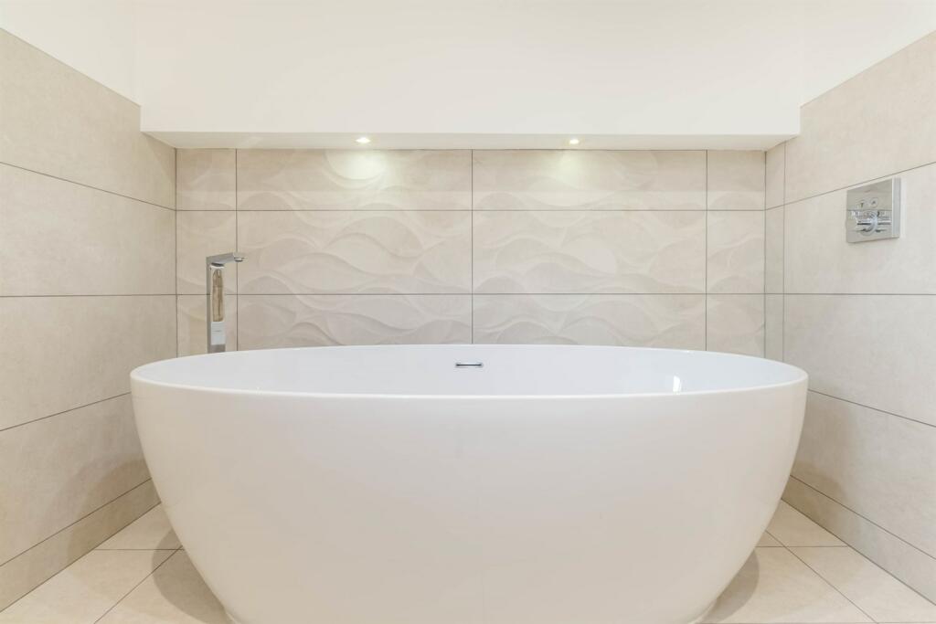 Additional property image - Nantwich Road, Calveley