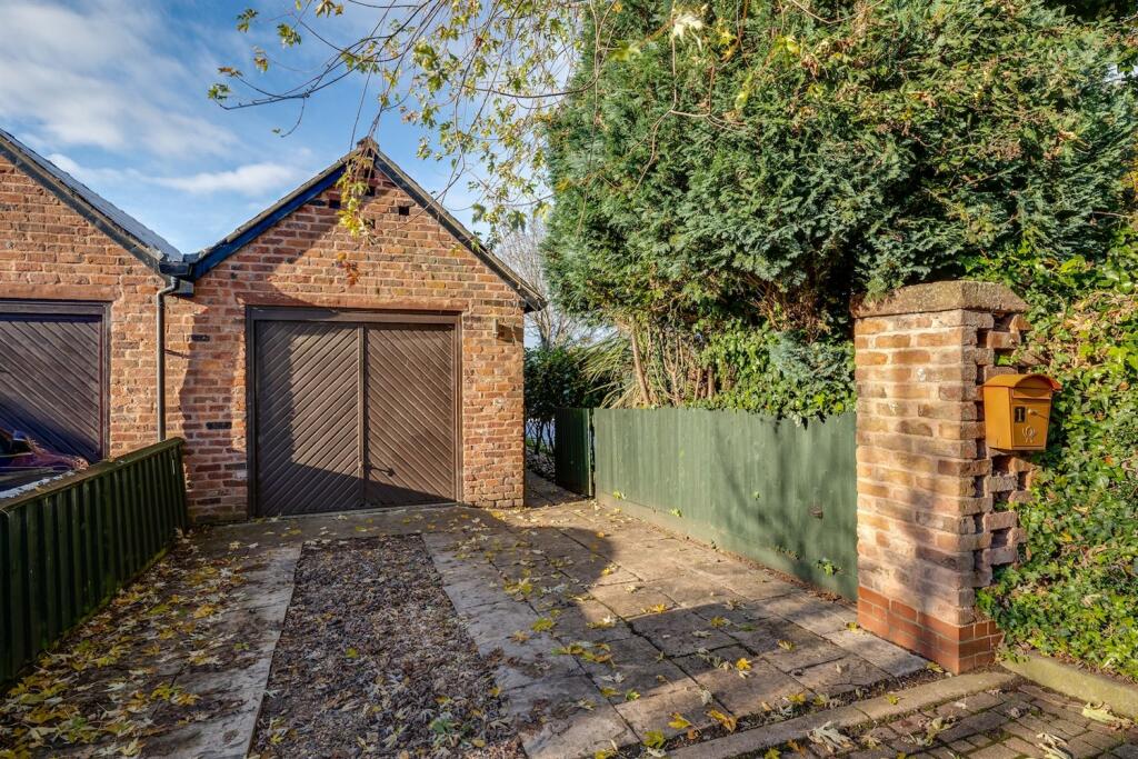 Additional property image - Barnhill Grange, Old Coach Road, Barnhill, Chester
