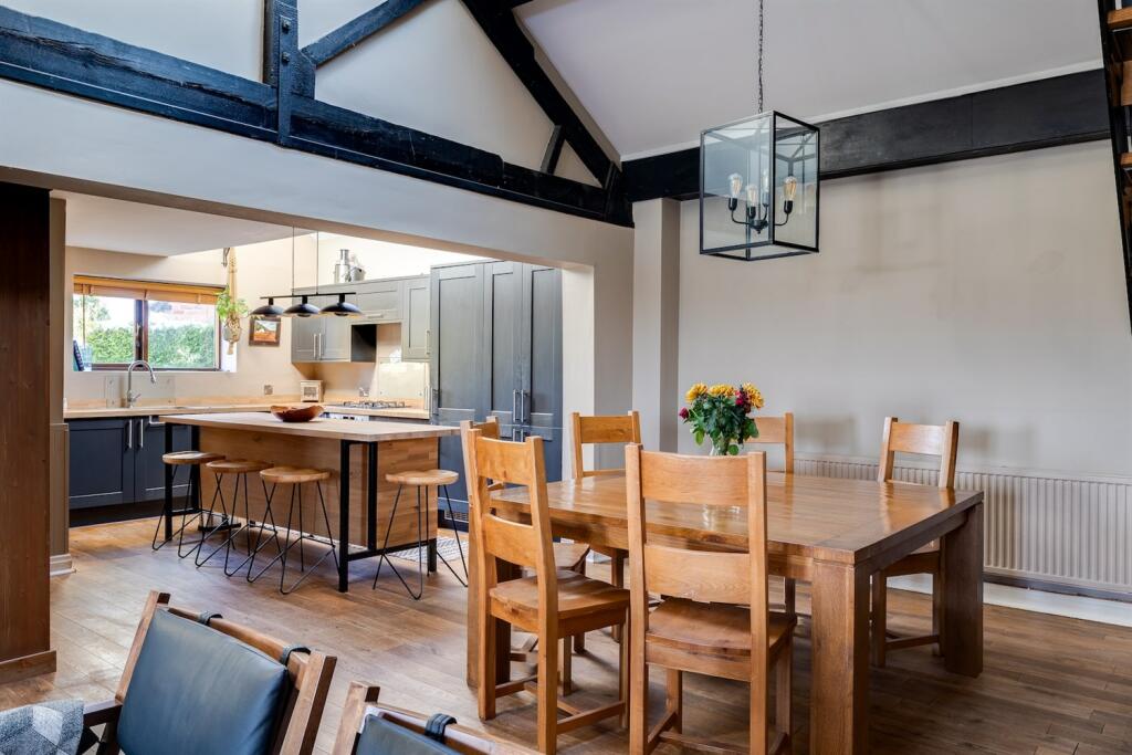 Additional property image - Barnhill Grange, Old Coach Road, Barnhill, Chester