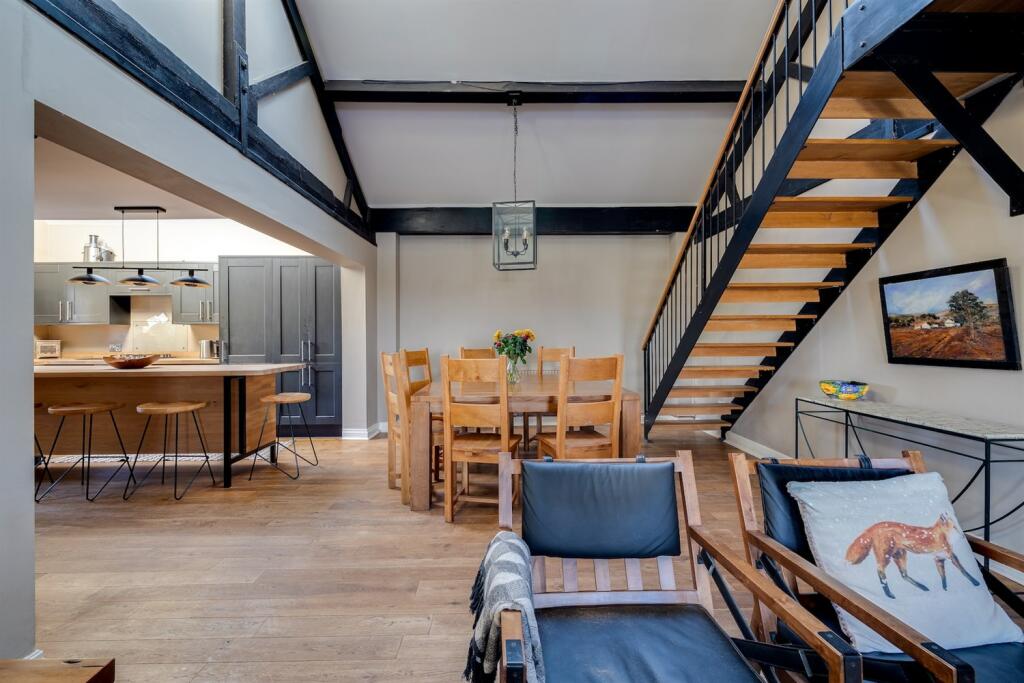 Additional property image - Barnhill Grange, Old Coach Road, Barnhill, Chester