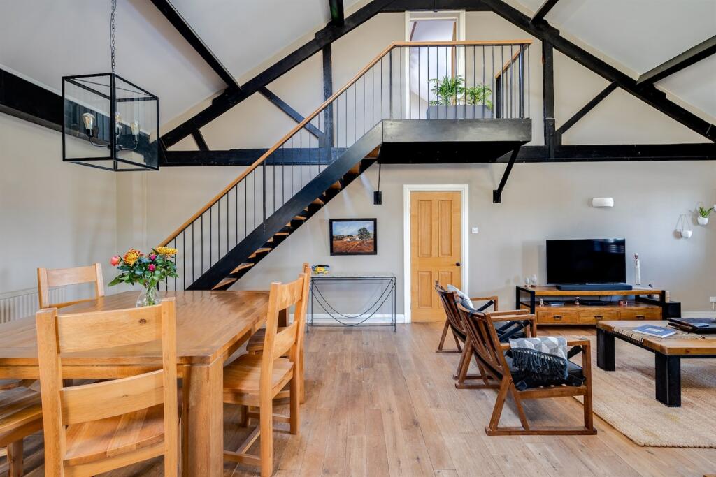 Additional property image - Barnhill Grange, Old Coach Road, Barnhill, Chester