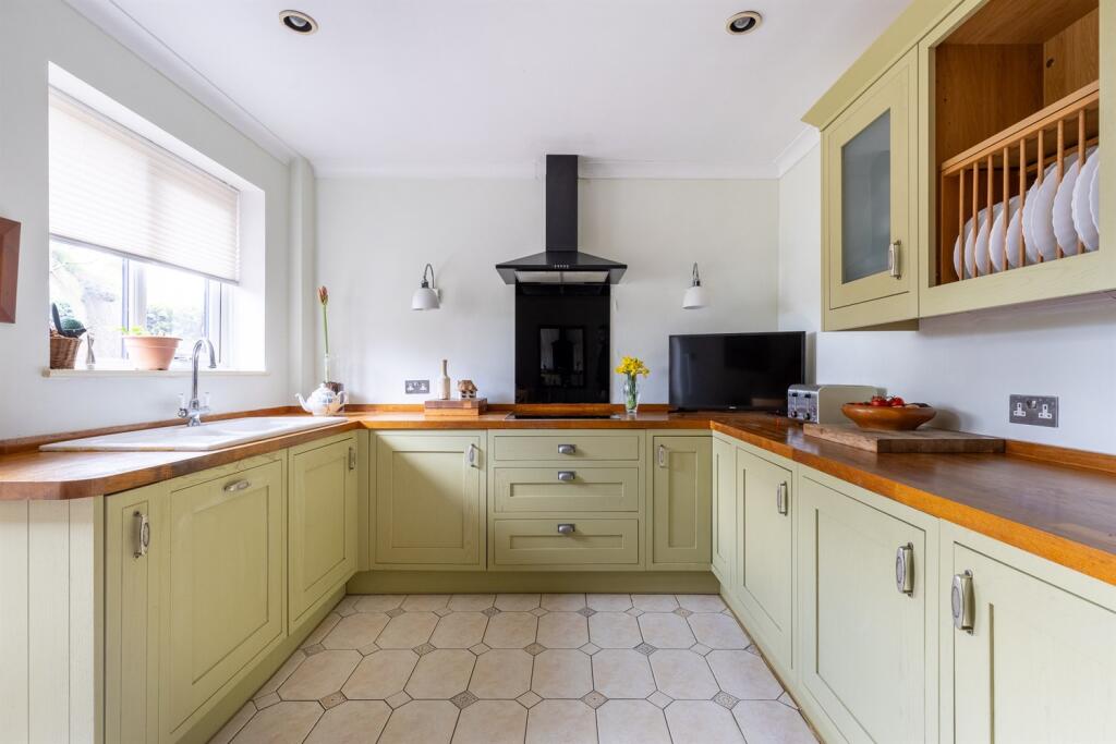 Additional property image - Hoofield Lane, Huxley, Chester