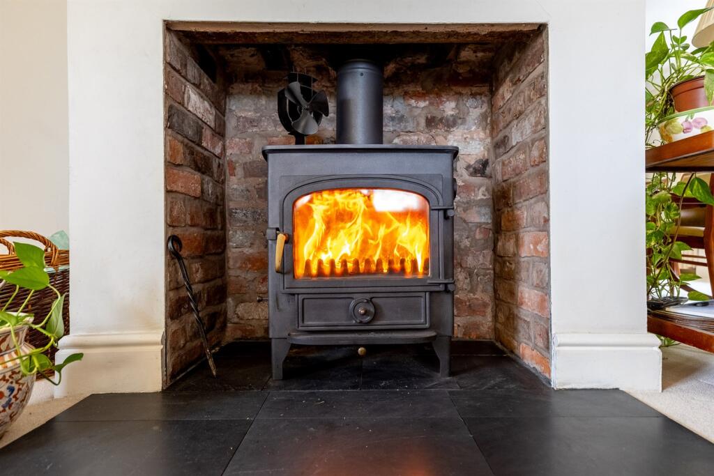 Additional property image - Hoofield Lane, Huxley, Chester