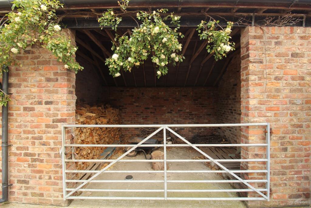Additional property image - Hoofield Lane, Huxley, Chester