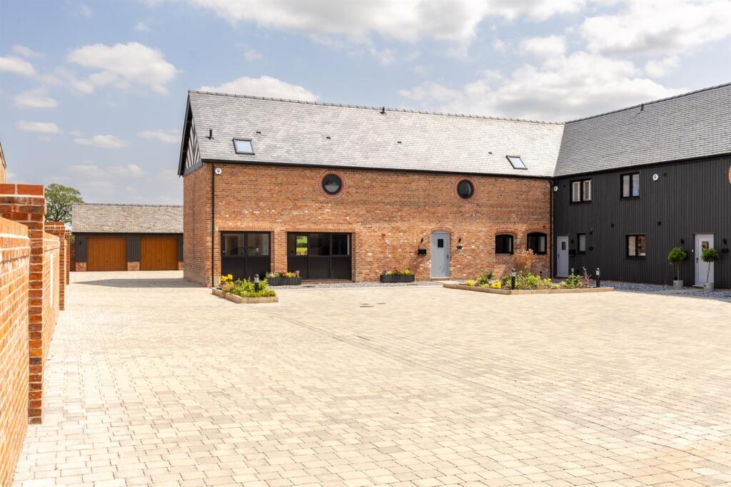 Main image of property: High specification 3241 square feet barn in Stoke Hall Lane near Nantwich