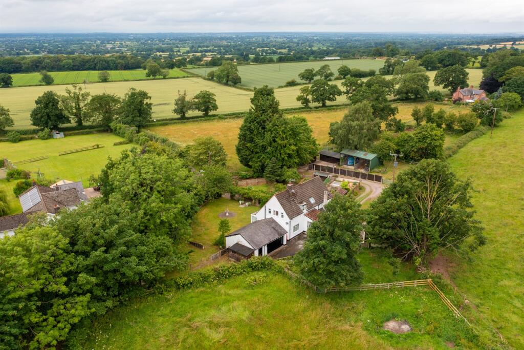 Main image of property: Heath Green House - 4.73 acres, outbuildings and four bedroom house 