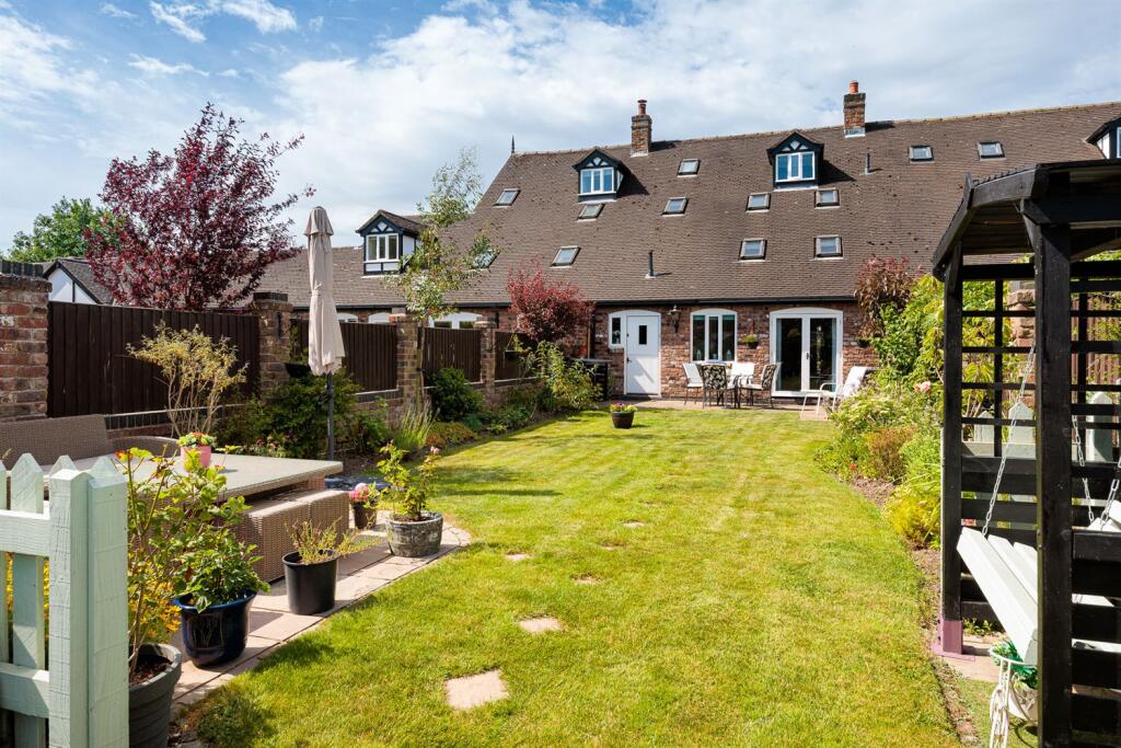 Main image of property: Glebe Cottage - a beautifully presented home in a lovely village location