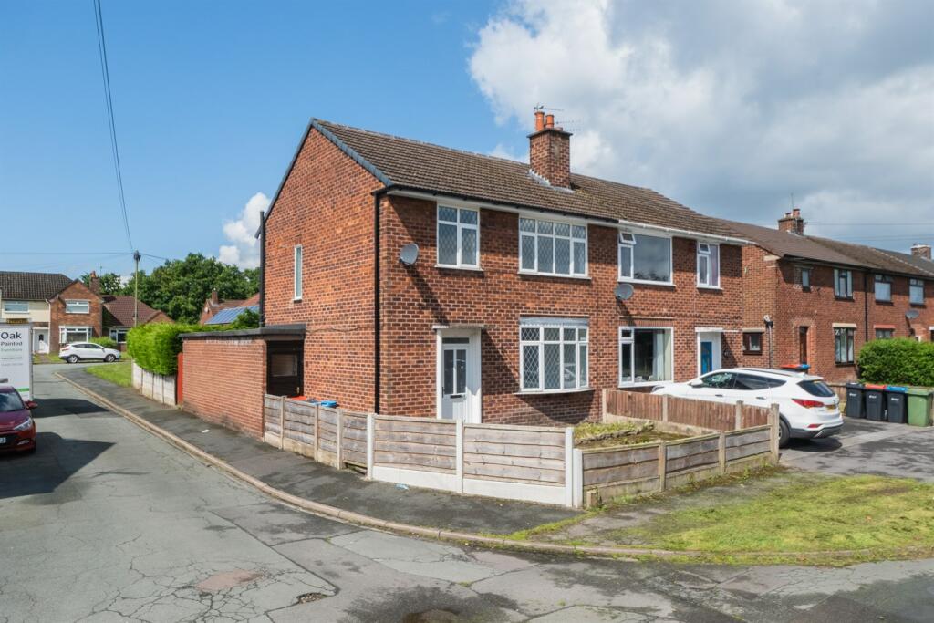3 bedroom semidetached house for sale in Laburnum Road, Rudheath, CW9