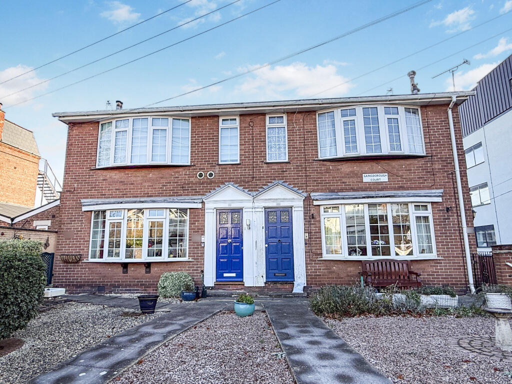 Main image of property: Broadgate, Beeston, NG9