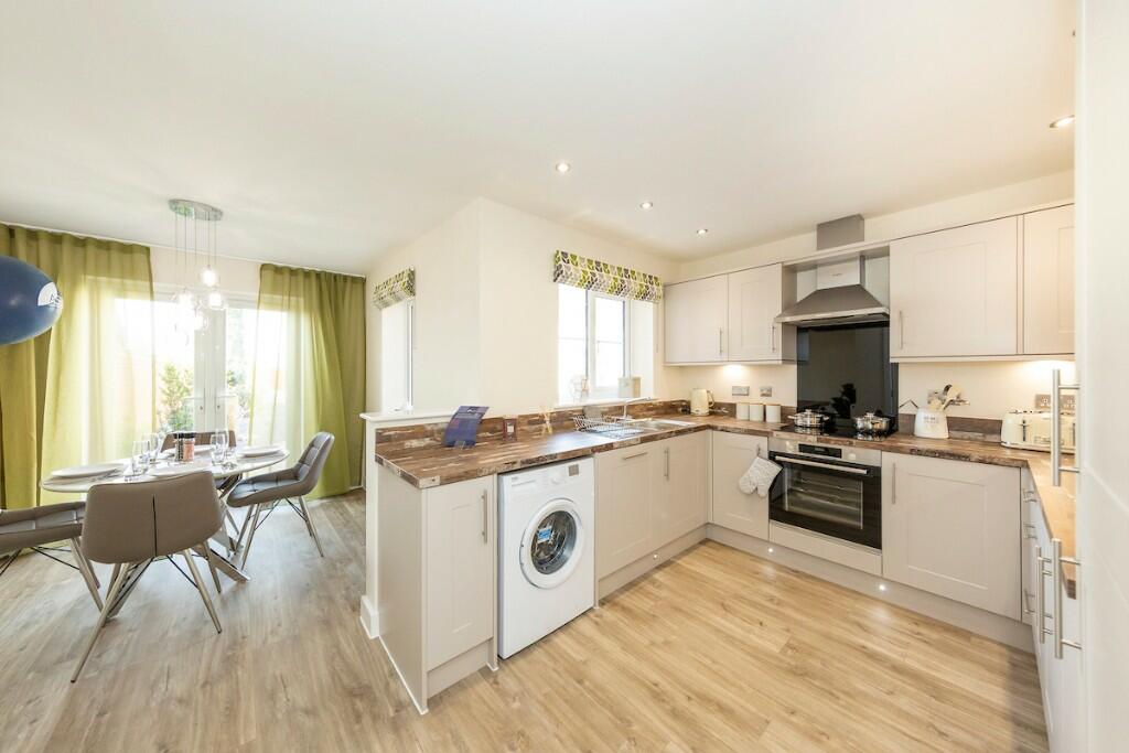 3 bedroom semidetached house for sale in Fen Road, Holbeach, PE12 8QA