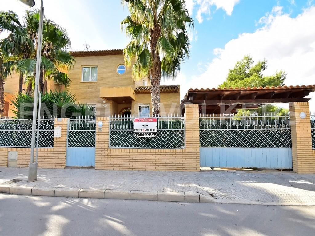 3 bedroom villa for sale in Benidorm, Alicante, Valencia, Spain