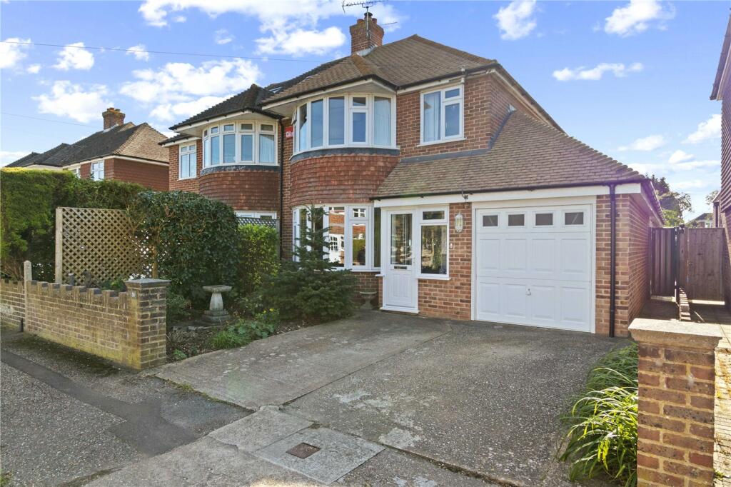 4 bedroom semidetached house for sale in Willowbed Drive, Chichester