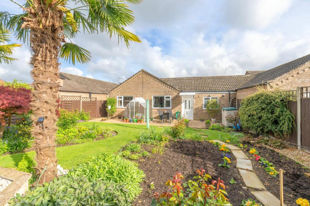 2 bedroom detached bungalow for sale in Lovell Gardens, Watton, IP25