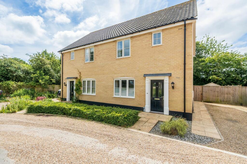 3 bedroom semidetached house for sale in Canary Close, Hockering, NR20