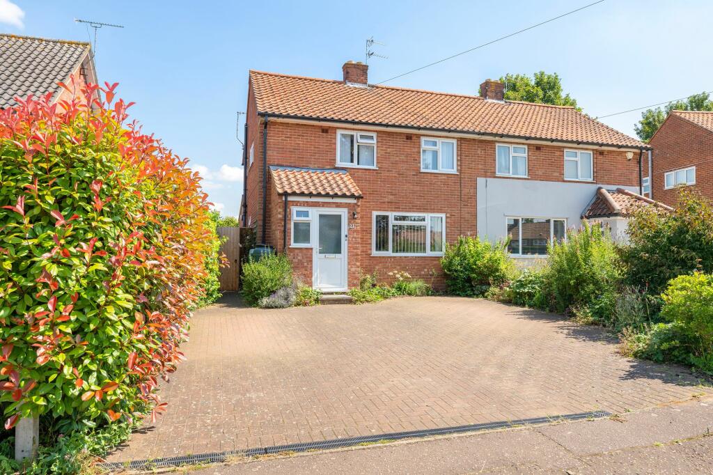 3 bedroom semidetached house for sale in Parkers Road, Mattishall, NR20