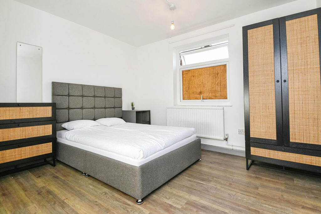 Main image of property: Pearson Square Doctor's Block