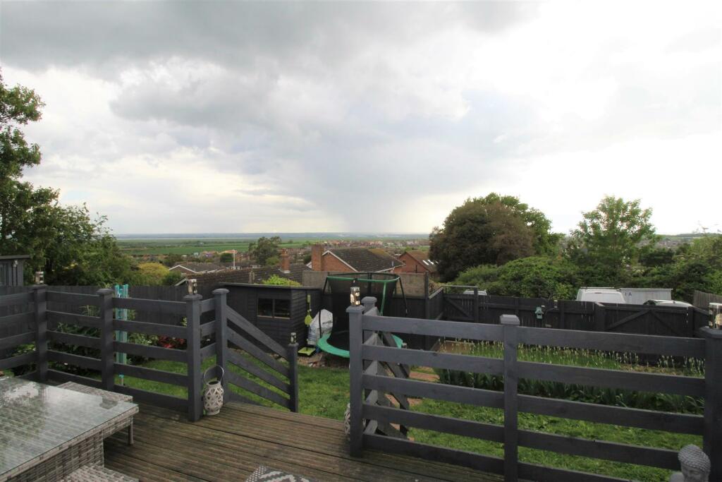 3 bedroom detached house for sale in Union Road, Minster On Sea