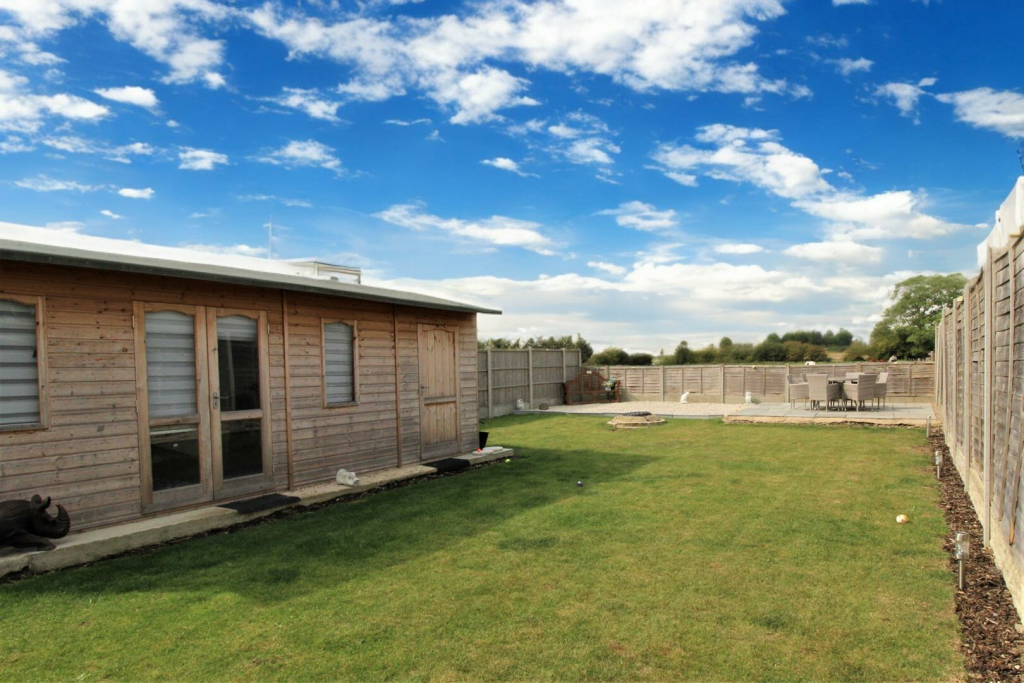 3 bedroom semidetached house for sale in Scrapsgate Road, Minster On