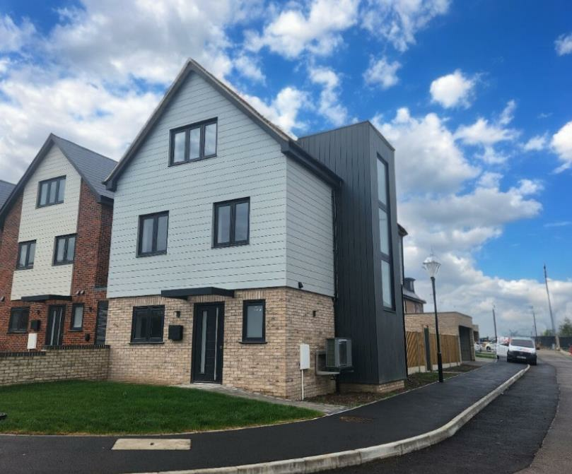 4 bedroom detached house for sale in Scarborough Drive, Minster On Sea