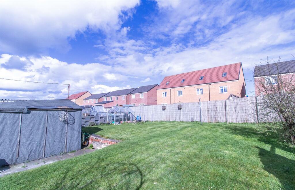 4 bedroom end of terrace house for sale in Lyons Avenue, Easington Lane