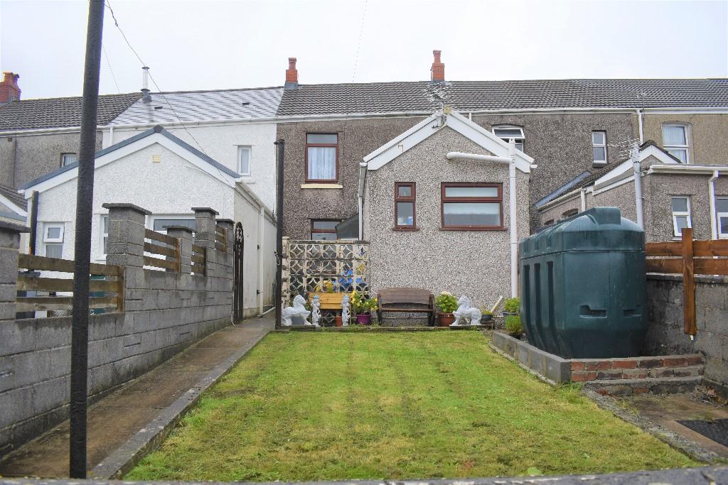 3 bedroom terraced house for sale in St. Davids Road, SA18