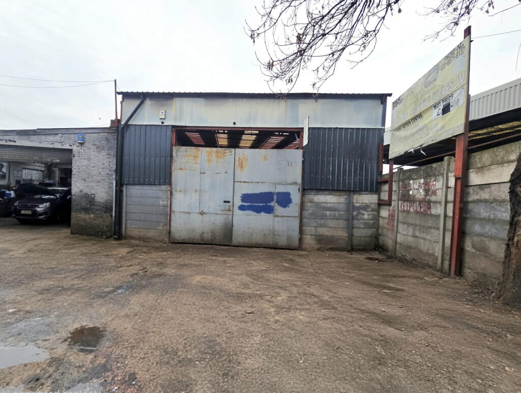 Main image of property: Dilloway Industrial Estate, The Green, Southall, Greater London, UB2