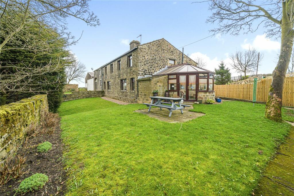 5 bedroom semidetached house for sale in Haworth Road, Wilsden
