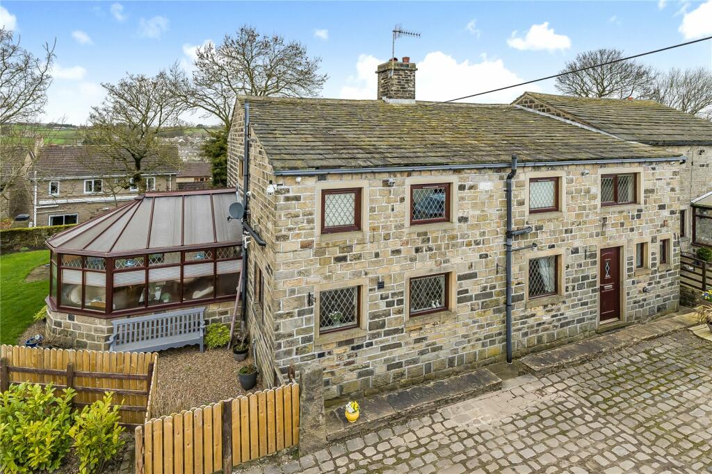 5 bedroom semidetached house for sale in Haworth Road, Wilsden