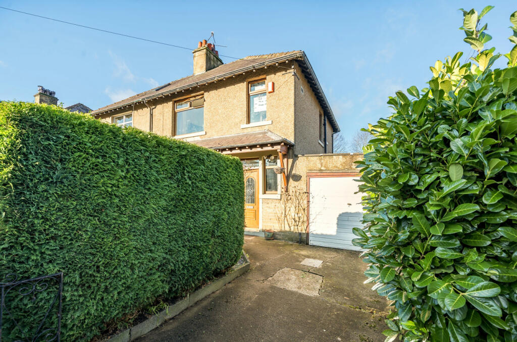 3 bedroom semidetached house for sale in Longwood Avenue, Bingley, West Yorkshire, BD16