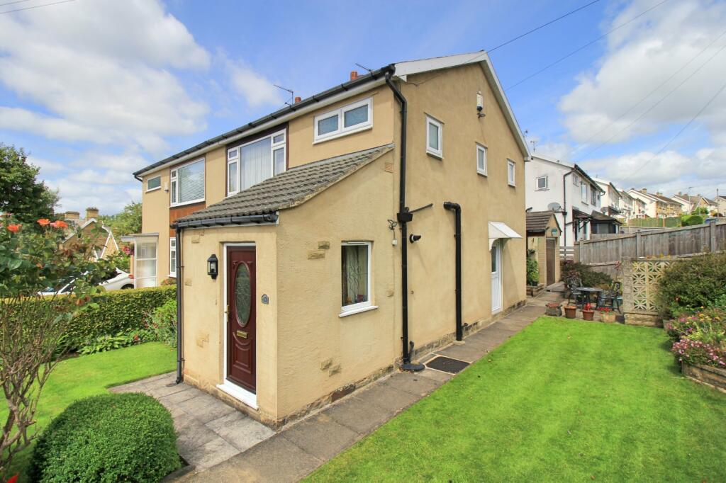3 bedroom semidetached house for sale in Priestthorpe Road, Bingley