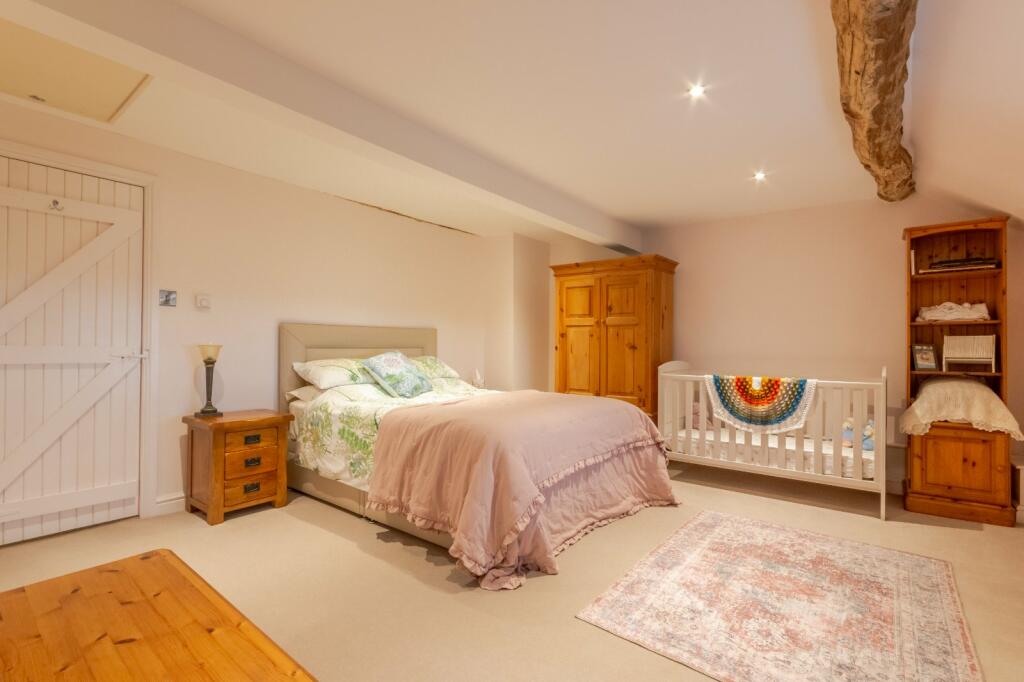 Additional property image - Knapley-Ing Farm, High Eldwick, Bingley, West Yorkshire, BD16