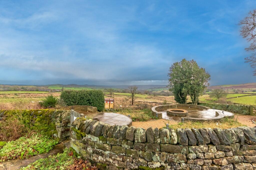 Additional property image - Knapley-Ing Farm, High Eldwick, Bingley, West Yorkshire, BD16
