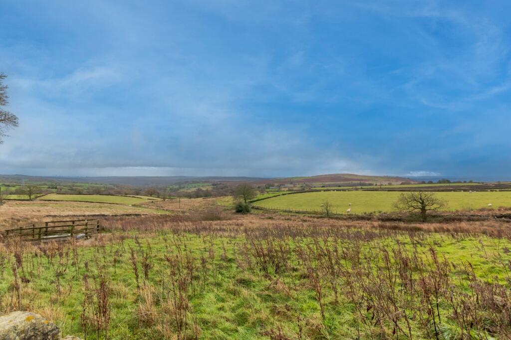 Additional property image - Knapley-Ing Farm, High Eldwick, Bingley, West Yorkshire, BD16