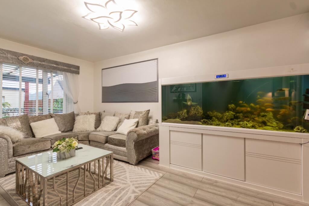 Additional property image - Cliffe Lane West, Baildon, Shipley, West Yorkshire, BD17