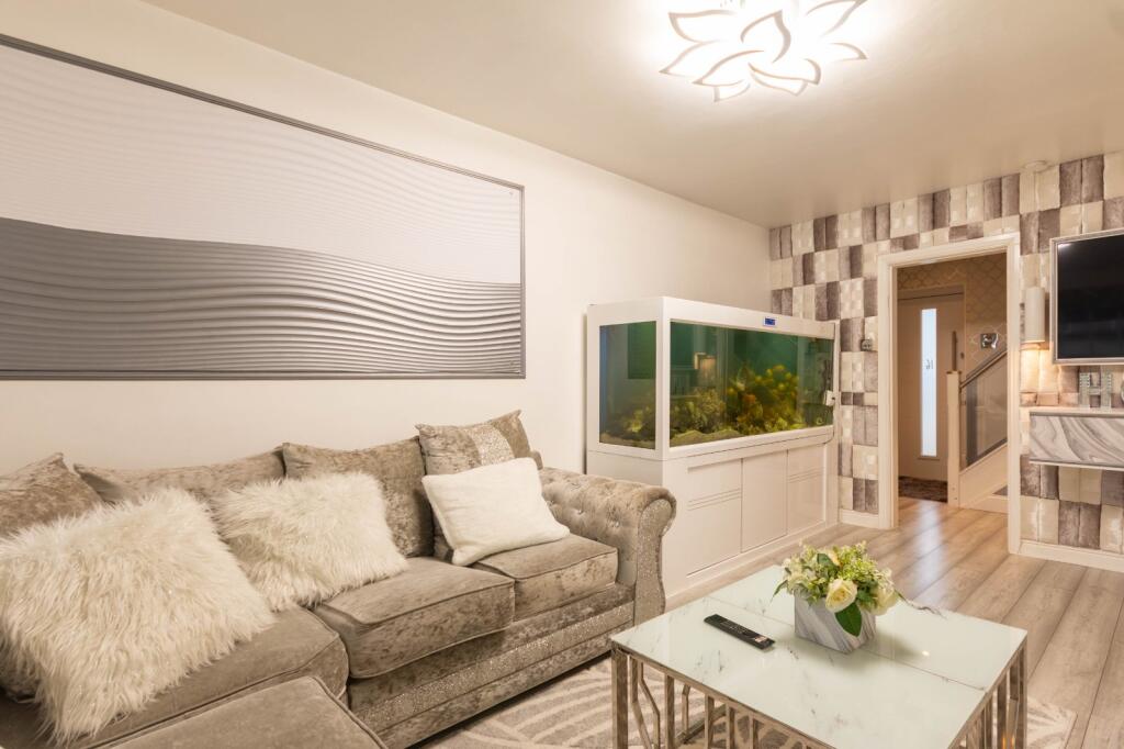 Additional property image - Cliffe Lane West, Baildon, Shipley, West Yorkshire, BD17