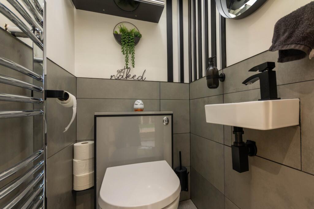 Additional property image - Cliffe Lane West, Baildon, Shipley, West Yorkshire, BD17