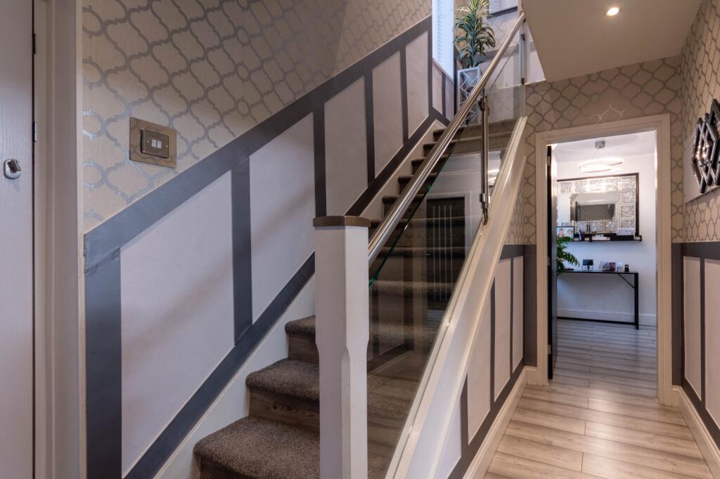 Additional property image - Cliffe Lane West, Baildon, Shipley, West Yorkshire, BD17