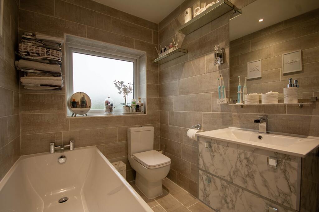 Additional property image - Cliffe Lane West, Baildon, Shipley, West Yorkshire, BD17