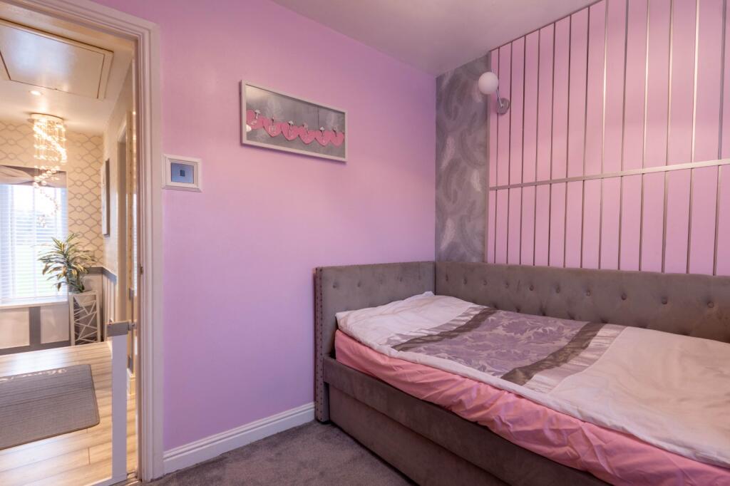 Additional property image - Cliffe Lane West, Baildon, Shipley, West Yorkshire, BD17