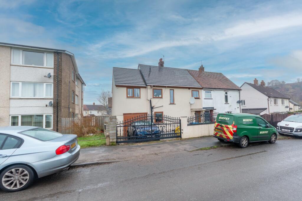 Additional property image - Cliffe Lane West, Baildon, Shipley, West Yorkshire, BD17
