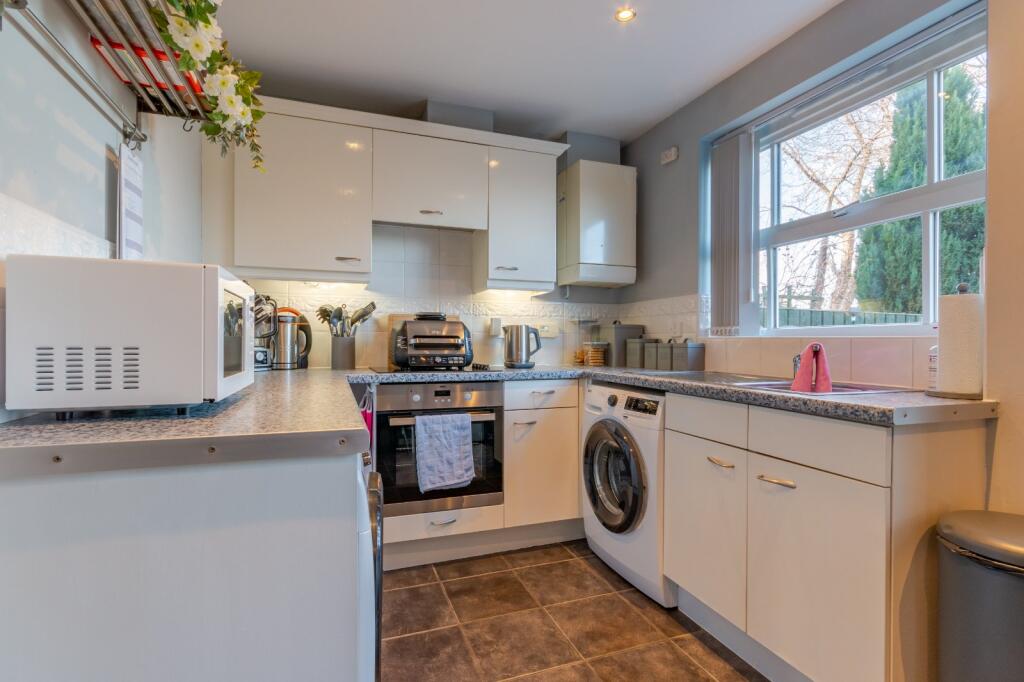 Additional property image - Stead Hill Way, Thackley, Bradford, West Yorkshire, BD10