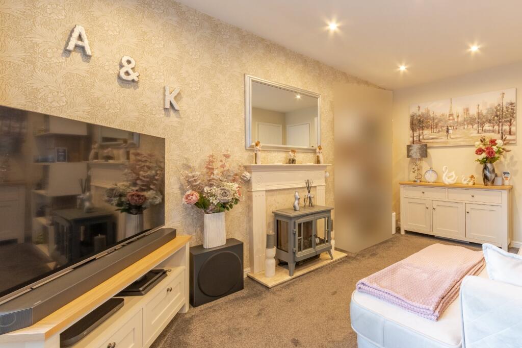 Additional property image - Stead Hill Way, Thackley, Bradford, West Yorkshire, BD10