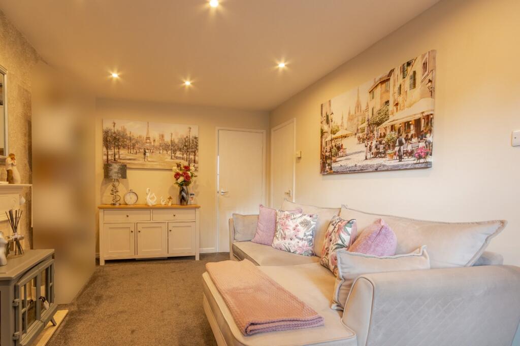 Additional property image - Stead Hill Way, Thackley, Bradford, West Yorkshire, BD10