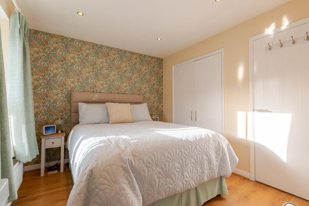 Additional property image - Stead Hill Way, Thackley, Bradford, West Yorkshire, BD10