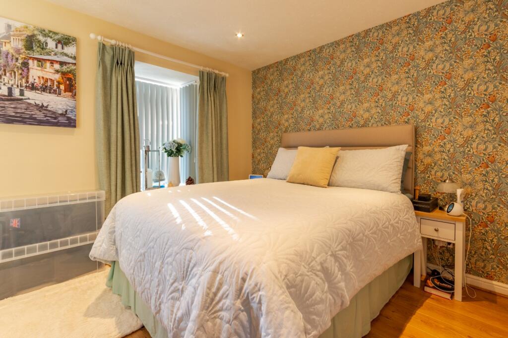 Additional property image - Stead Hill Way, Thackley, Bradford, West Yorkshire, BD10