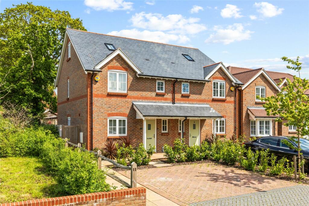 4 bedroom semidetached house for sale in Long Furlong, Clapham