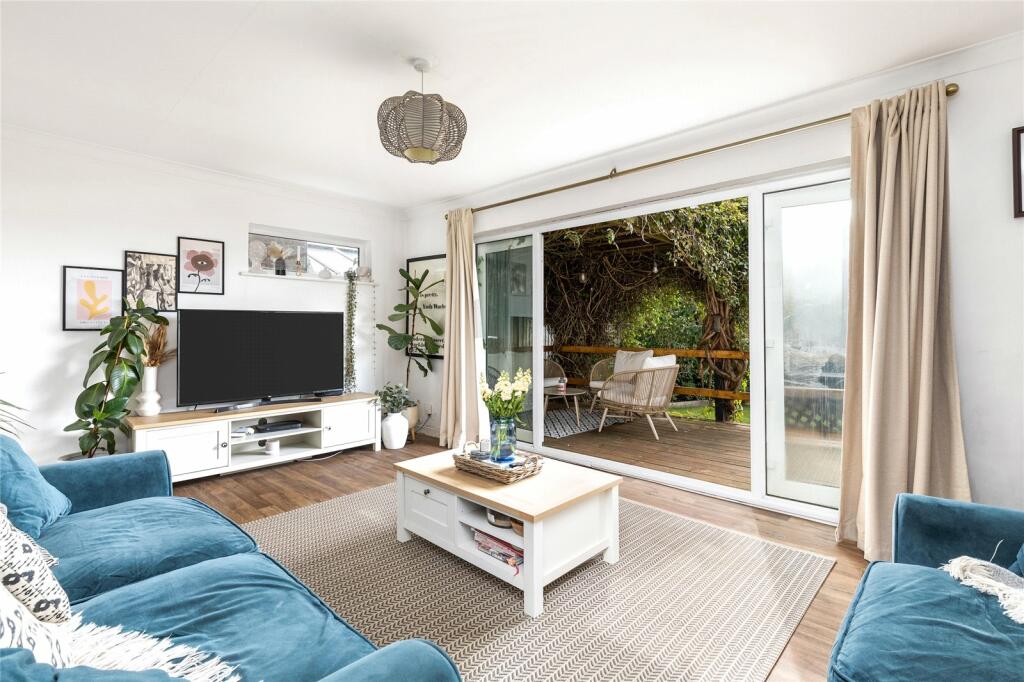 Additional property image - Teign Walk, Worthing, West Sussex, BN13