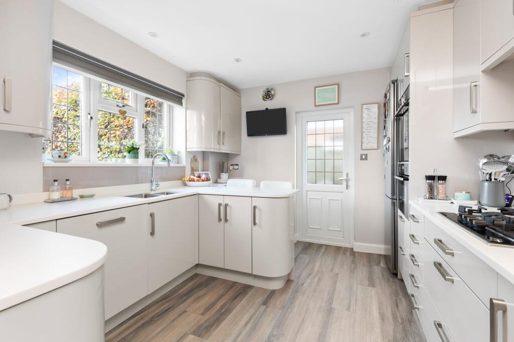 Additional property image - Sea Road, East Preston, BN16